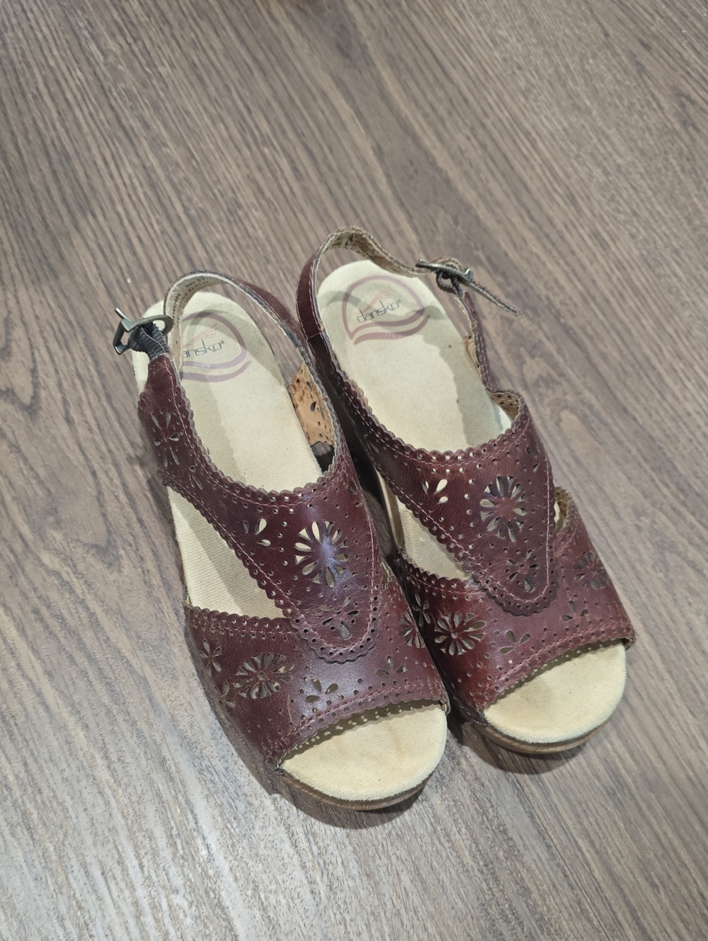 Dansko Women's Burgundy Leather Cutout Slingback Sandals 37